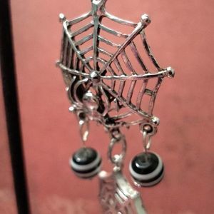 Rin's Unique Boutique - Half Off Halloween Spider Web Earrings